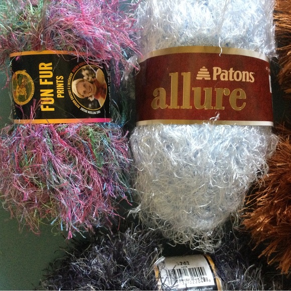 Fun fur. 8 skeins. Variety of colors. - Picture 2 of 3